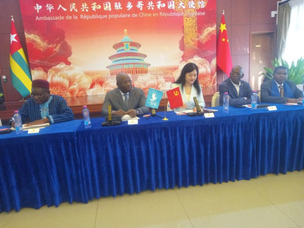 Dialogue entre partis : le parti Unir du Togo approfondit son partenariat avec le Parti communiste chinois