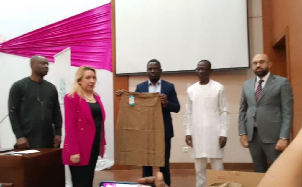 Togo/Éducation : 3 420 tenues scolaires offertes aux élèves issus de familles démunies par la Fondation Maarif