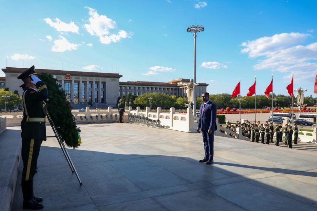 Diplomatie : Faure Gnassingbé se recueille au Monument des Héros du Peuple à Pékin
